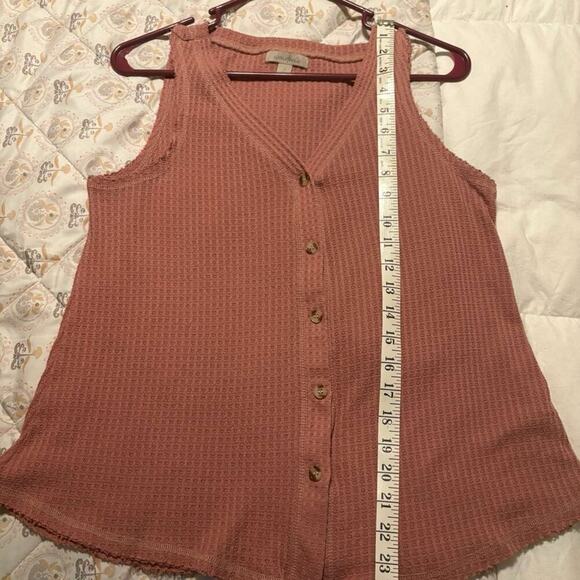 Women's Sleeveless Button-Down Top - Muted/Dark Pink - Picture 7 of 8